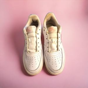 Girls Women’s Nike Air Force One Pink Swoosh White Sz 4.5 Y CT3839-104 New Laces